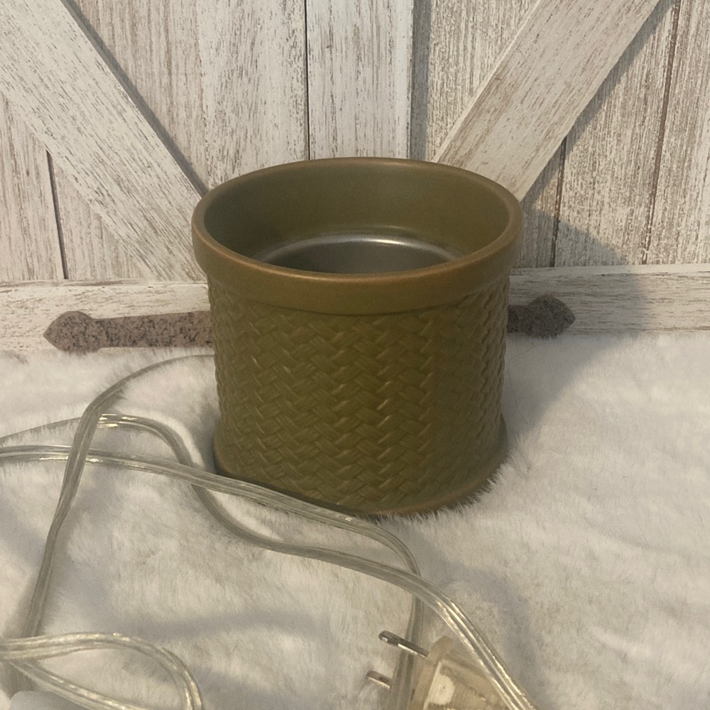 Yankee Candle Green Woven Pattern Electric Wax Warmer
